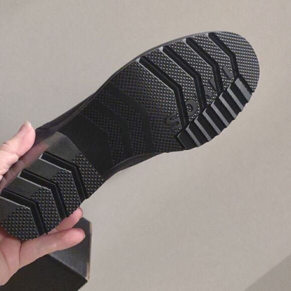 New Sorel Size 5  Waterproof - Picture 6 of 6